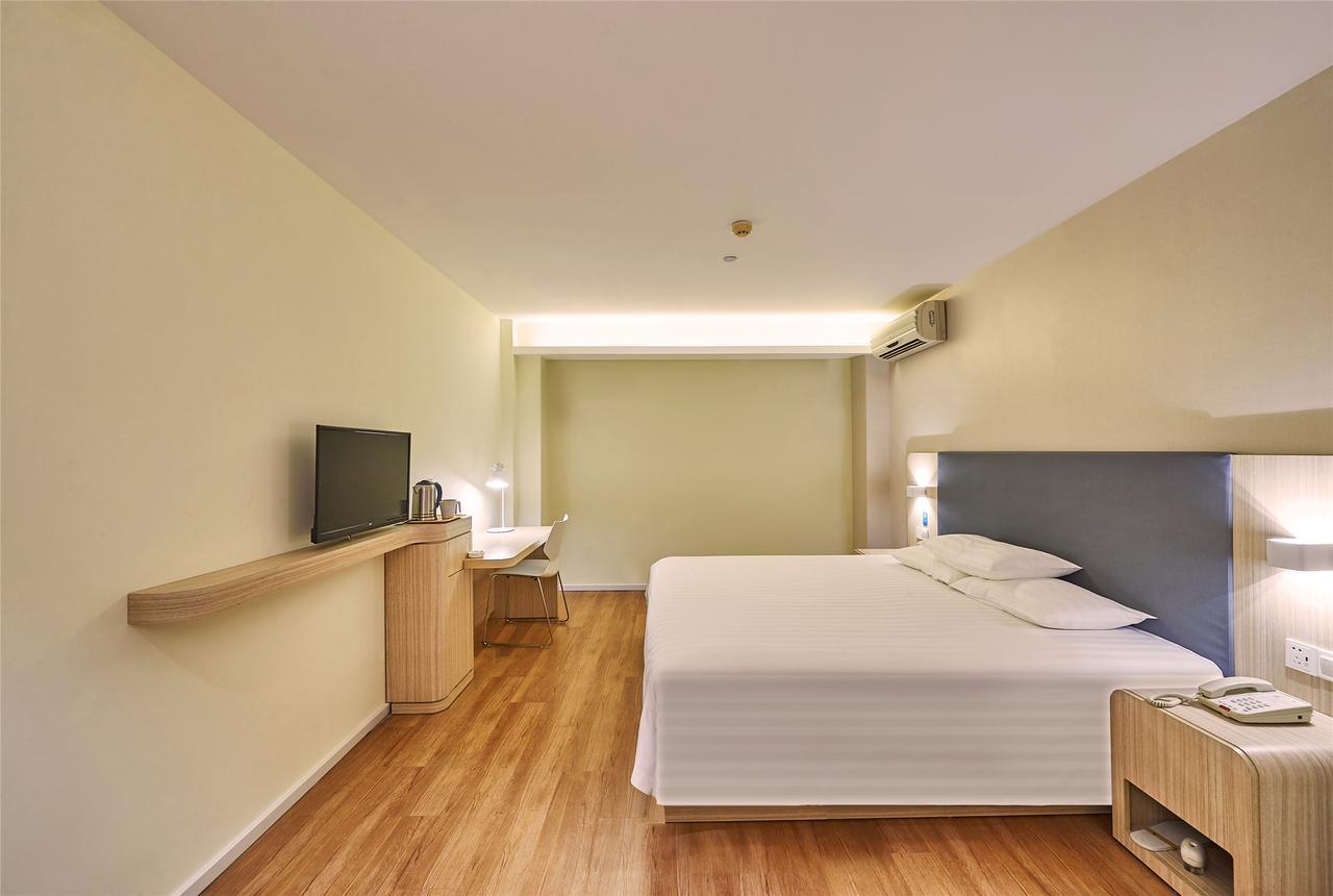 Hanting Hotel Qingdao Zhanqiao Railway Station エクステリア 写真