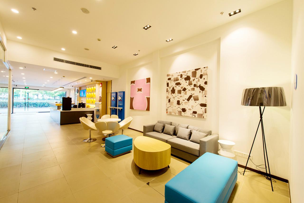 Hanting Hotel Qingdao Zhanqiao Railway Station エクステリア 写真