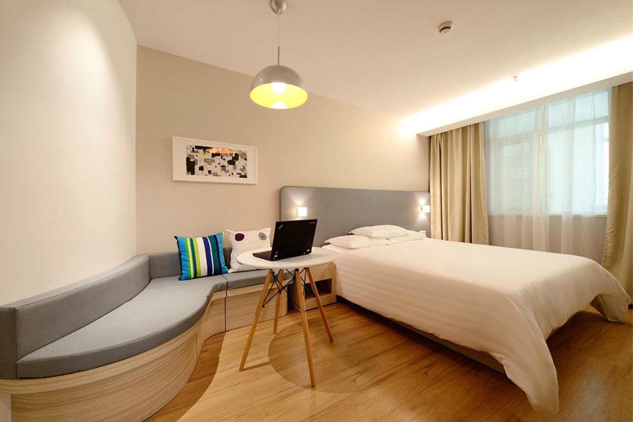 Hanting Hotel Qingdao Zhanqiao Railway Station エクステリア 写真