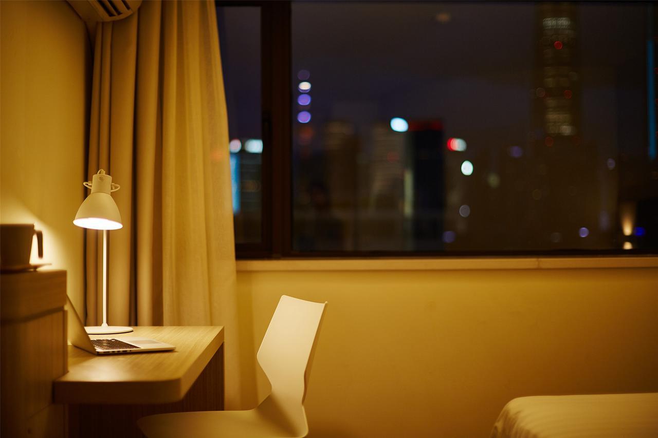 Hanting Hotel Qingdao Zhanqiao Railway Station エクステリア 写真