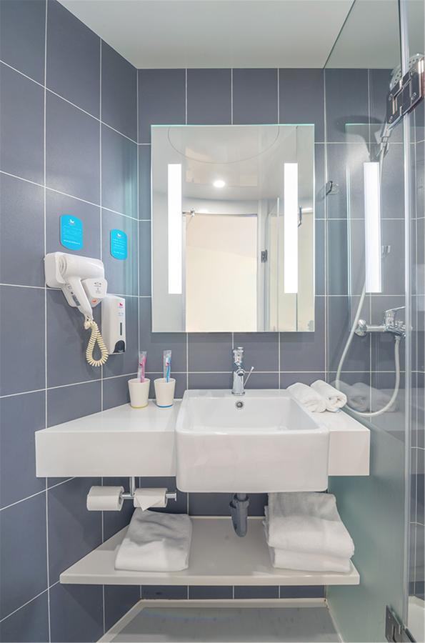 Hanting Hotel Qingdao Zhanqiao Railway Station エクステリア 写真