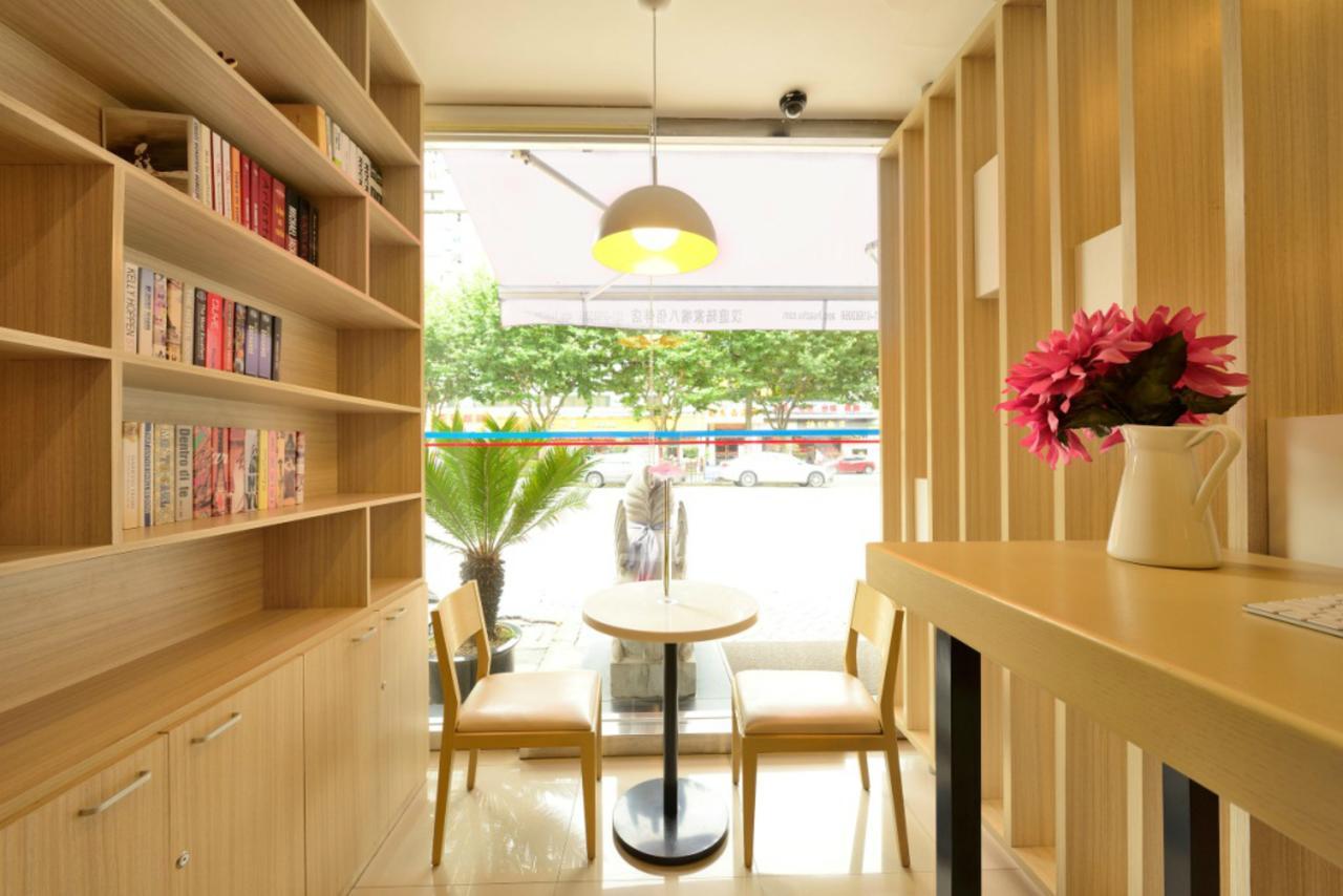 Hanting Hotel Qingdao Zhanqiao Railway Station エクステリア 写真