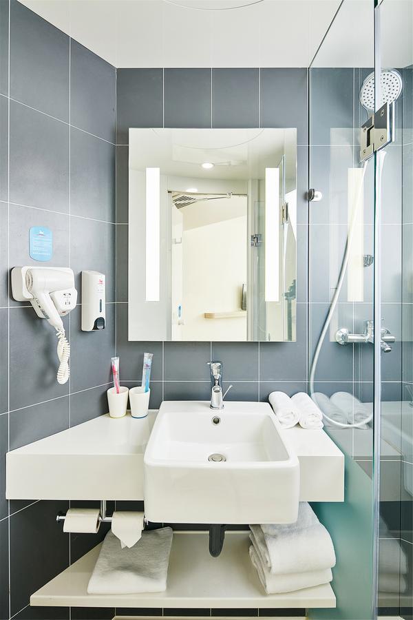 Hanting Hotel Qingdao Zhanqiao Railway Station エクステリア 写真