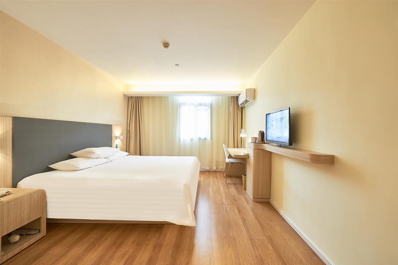 Hanting Hotel Qingdao Zhanqiao Railway Station エクステリア 写真