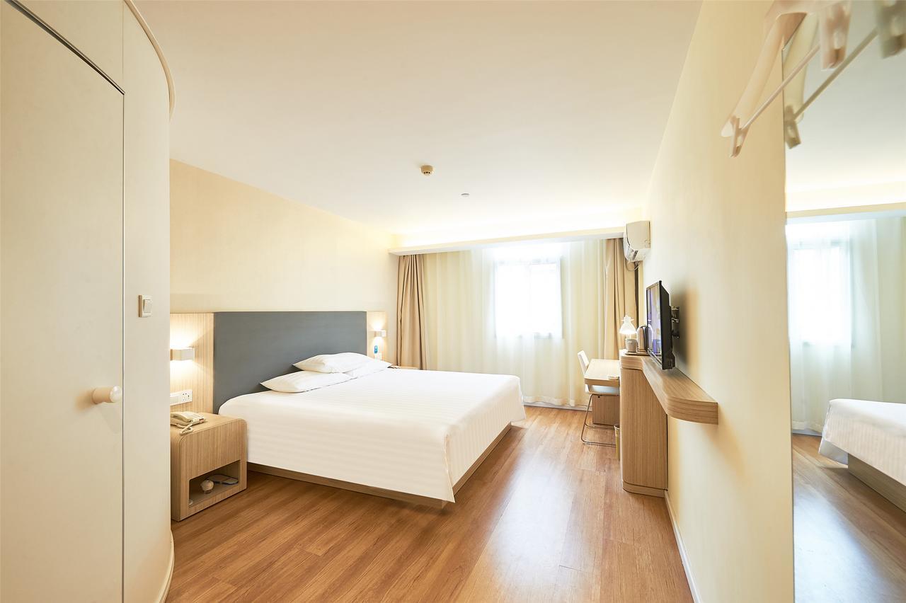 Hanting Hotel Qingdao Zhanqiao Railway Station エクステリア 写真